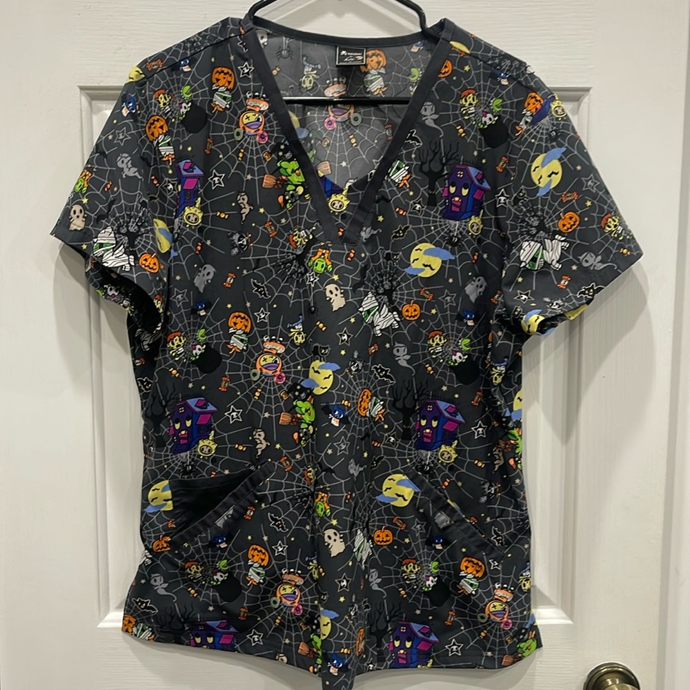 koi tokidoki After Dark Halloween 3-Pocket Scrub Top Women's large
